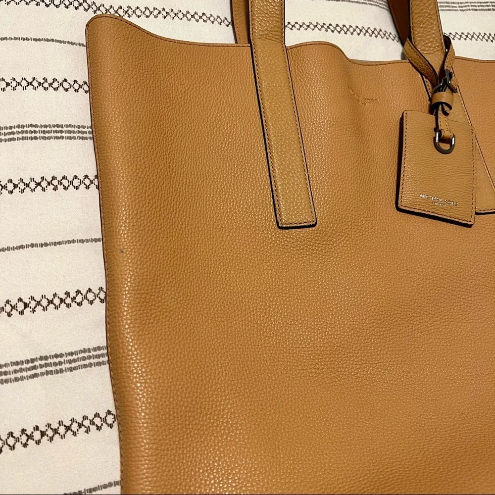 Authentic Michael Kors Men’s Mason Pebbled Leather Reversible Suede Tote Bag